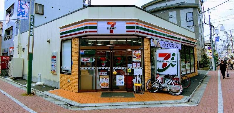 コンビニ　セブンイレブン（コンビニ）まで17m