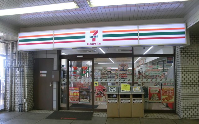 コンビニ　セブンイレブンハートインJR須磨駅改札口店（コンビニ）まで759m