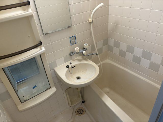 バス・シャワールーム　同建物別部屋 現況優先