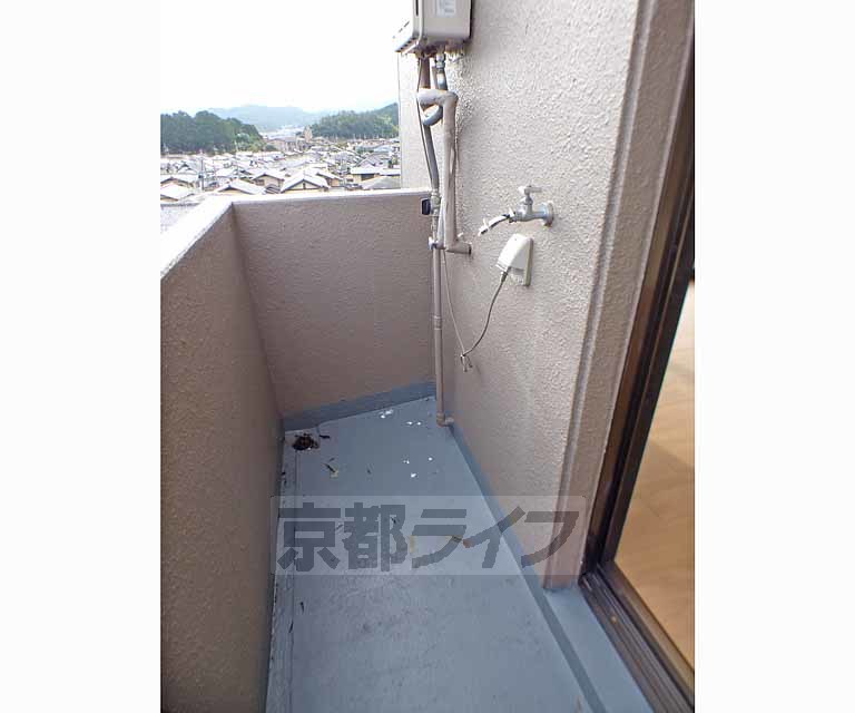 その他設備　洗濯機置き場はバルコニーにあります。