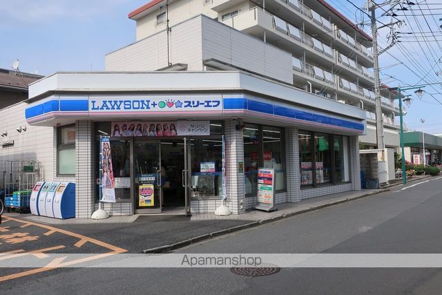 コンビニ　ローソン×スリーエフ（コンビニ）まで326m