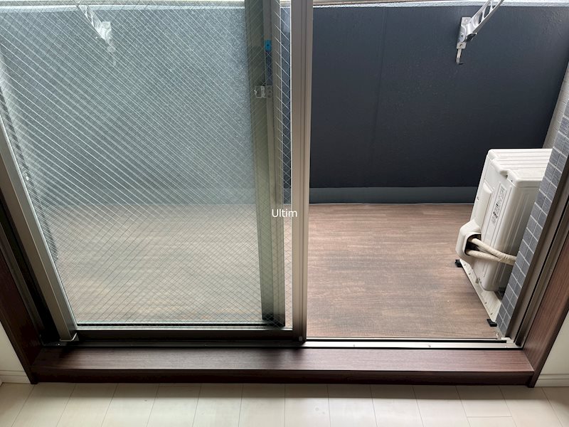 バルコニー　違うお部屋の写真です。ご参考までに