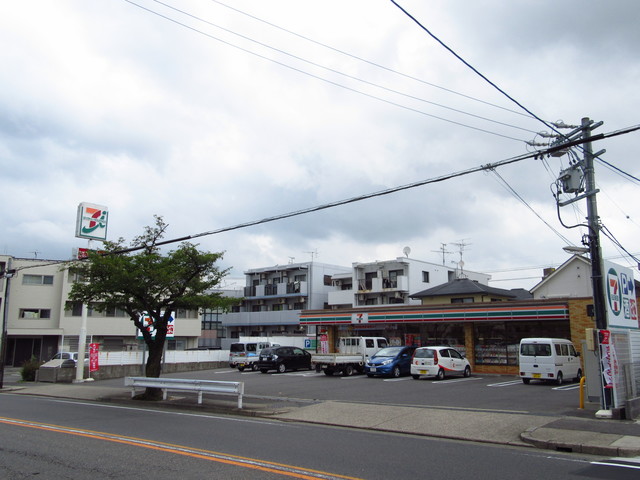 コンビニ　セブンイレブン名古屋照が丘店（コンビニ）まで511m