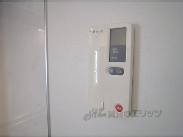 その他設備　給湯器リモコン
