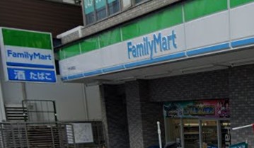 コンビニ　ファミリーマート 大倉山駅前店（コンビニ）まで277m