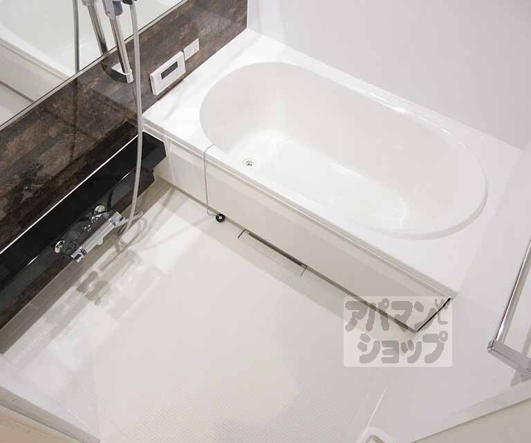バス・シャワールーム　大きなお風呂です