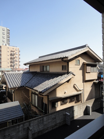 眺望　バルコニーからの眺めです♪圧迫感はありません！