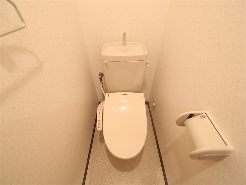トイレ　温水洗浄便座付トイレ　ウォシュレット