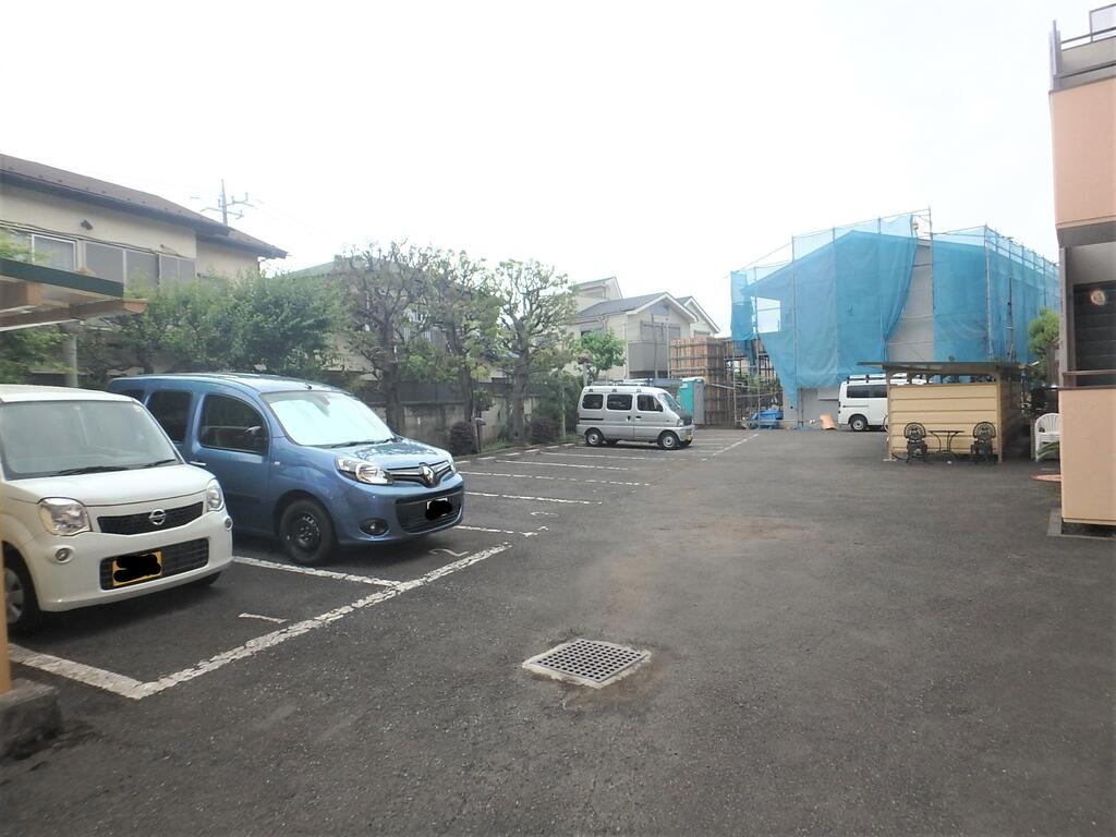 駐車場　駐車場