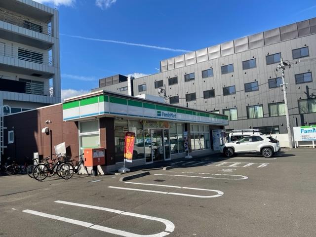 その他　ファミリーマート小田原五丁目店（その他）まで685m