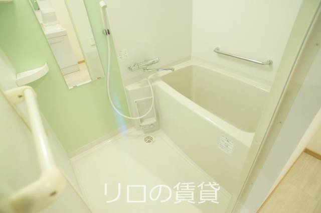 バス・シャワールーム　別号室イメージ