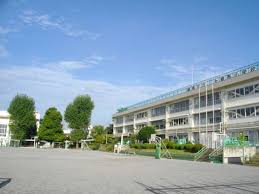 小学校　練馬区立大泉西小学校（小学校）まで428m