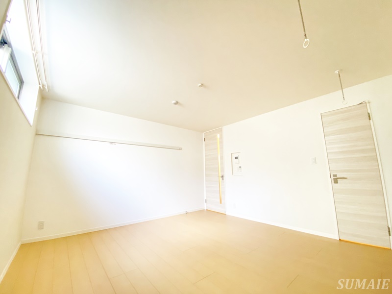 その他部屋・スペース　別角度から見た10帖のリビングです☆
