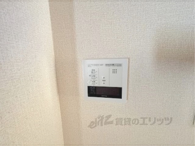 その他設備　給湯器リモコン