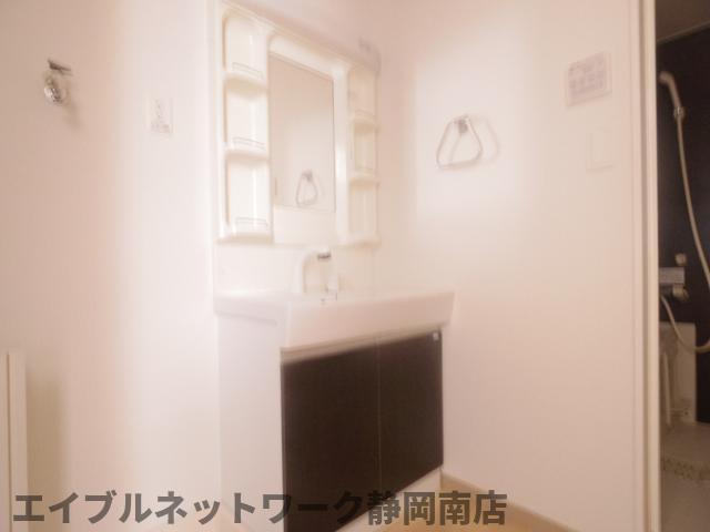 洗面設備　忙しい朝には欠かせない洗面所です