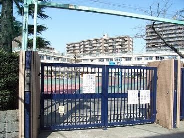 小学校　北区立第四岩淵小学校（小学校）まで1980m