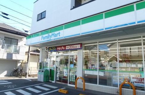 コンビニ　ファミリーマート西荻女子大通り店（コンビニ）まで620m