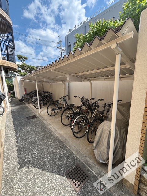 その他共有部分　屋根付き駐輪場が嬉しいです♪♪
