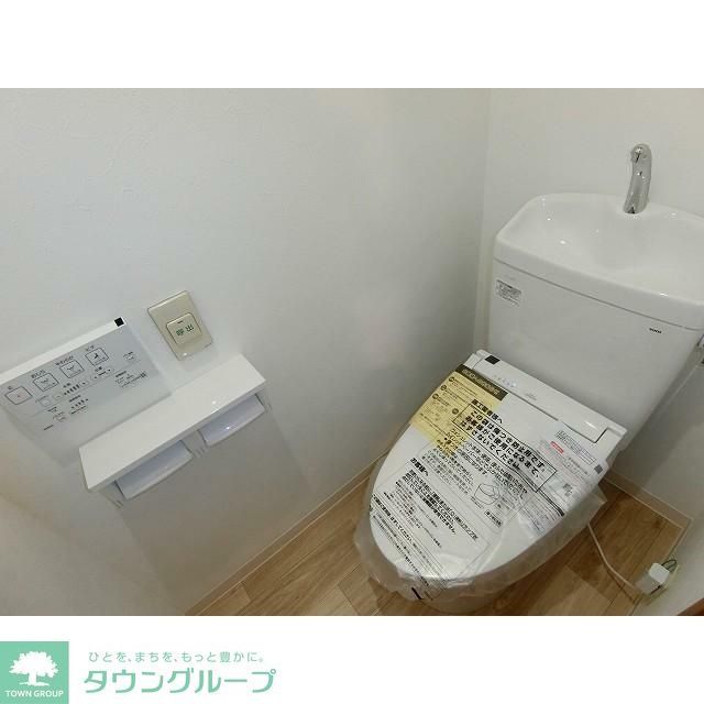 トイレ　別号室参考写真です