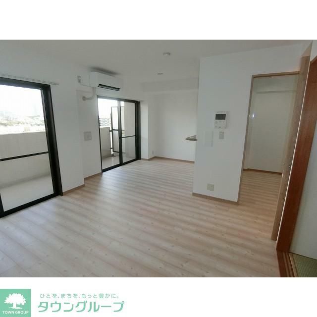 居室・リビング　別号室参考写真です