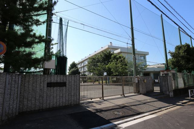 小学校　横浜市立東市ケ尾小学校（小学校）まで285m