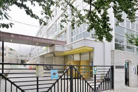 中学校　目黒区立第十中学校（中学校）まで713m