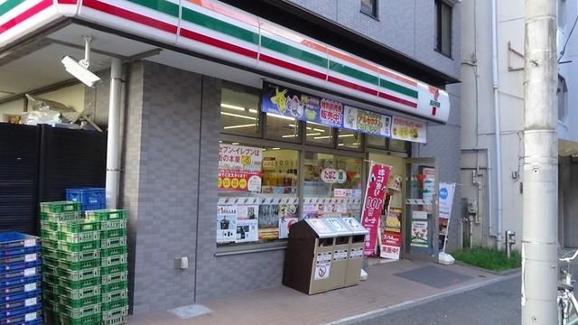 コンビニ　セブンイレブン 築地7丁目店（コンビニ）まで131m