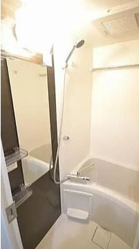 バス・シャワールーム　落ち着いた空間のお風呂です