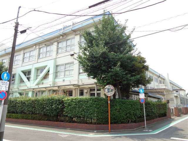 小学校　上小岩小学校（小学校）まで377m