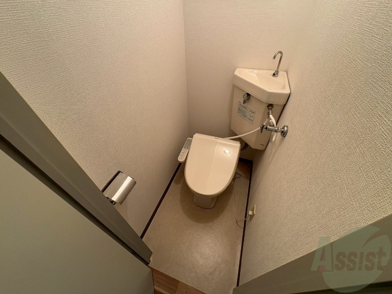 トイレ　こちらはトイレです。清潔感があり、安心して使用できます。