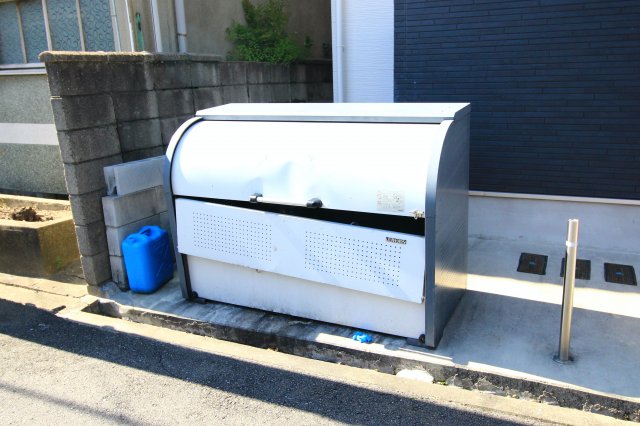 Attic宝持の外観写真