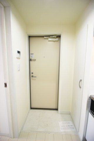 Attic宝持の玄関写真