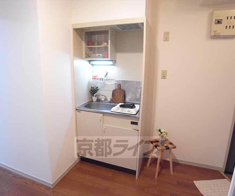 キッチン　可愛いキッチン、冷蔵庫はちゃんと置けます
