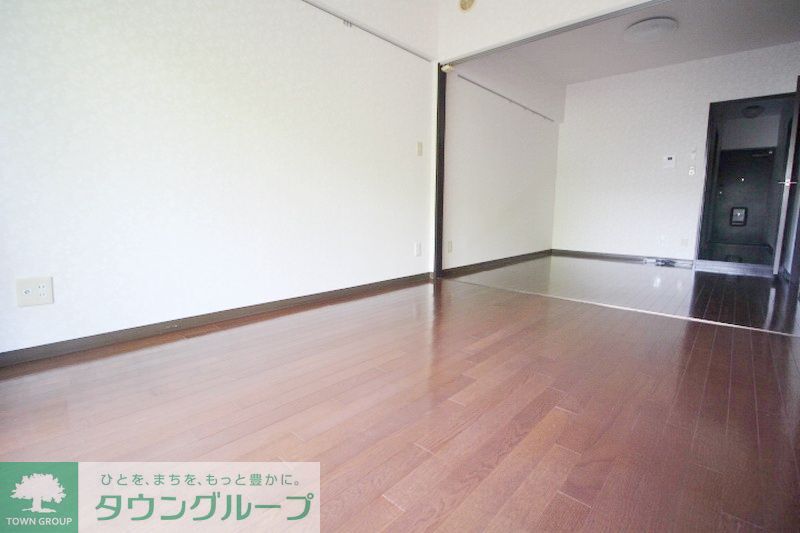 居室・リビング　※別部屋参考写真です