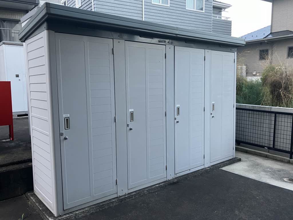 建物外観　ストッカー