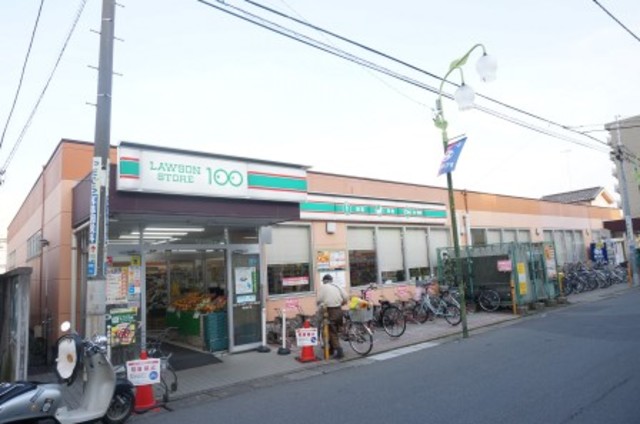 コンビニ　ローソンストア100小川西町店（コンビニ）まで906m