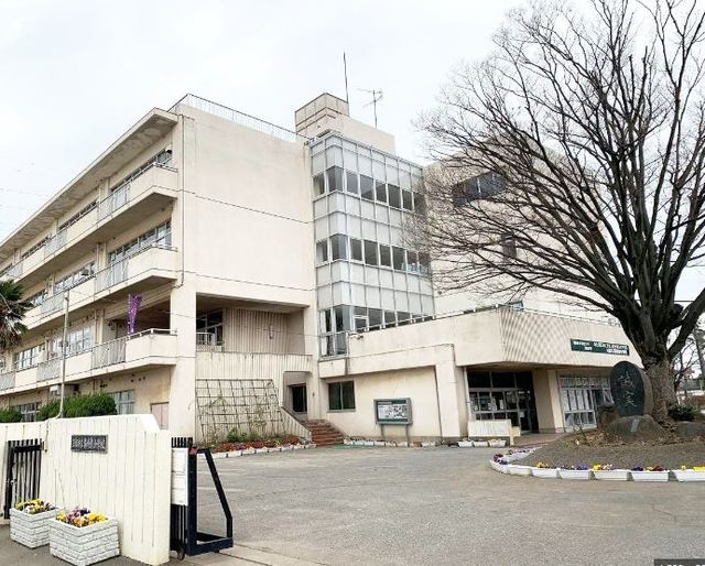 小学校　三郷市立高州東小学校（小学校）まで461m