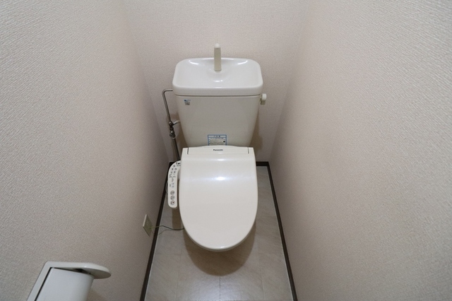 トイレ　温水洗浄暖房便座