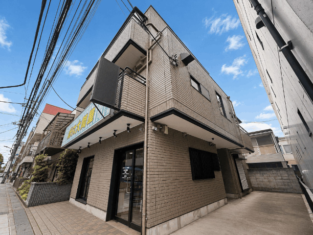 建物外観　１階は非賃貸事務所