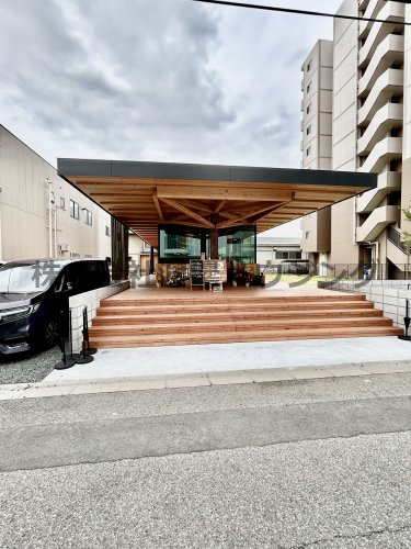 飲食店　江坂ひとときテラス（飲食店）まで341m