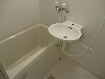 バス・シャワールーム　バスとトイレが完全個別です