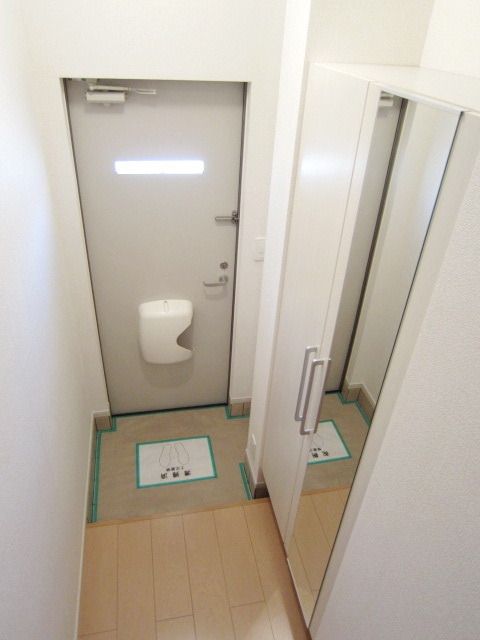玄関　タウンハウジング府中店まで