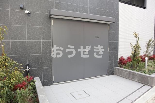 エントランス　ゴミ庫?