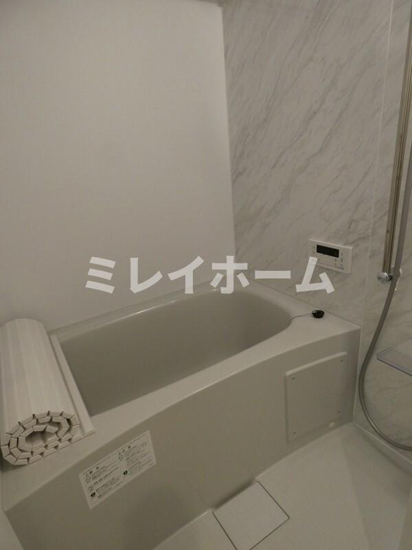バス・シャワールーム　同建物内、別のお部屋の参考写真になります。