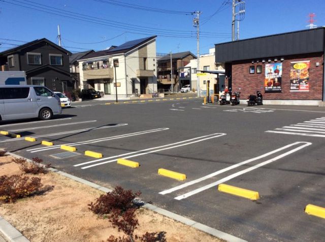飲食店　すき家鳩ヶ谷里店（飲食店）まで330m