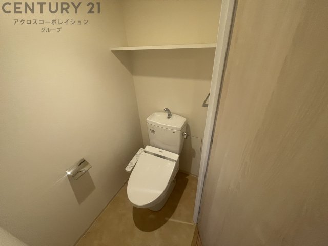 トイレ　温水洗浄便座付きのトイレです♪