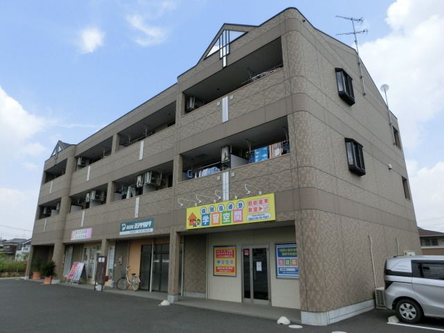 建物外観　２０１１年１月築のマンションンです。