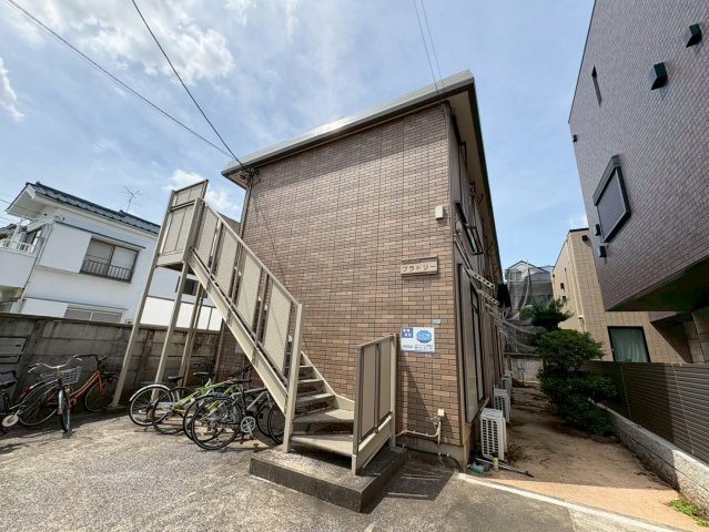 建物外観　★ハウスメーカーセキスイハイム施工♪住宅街に立地★