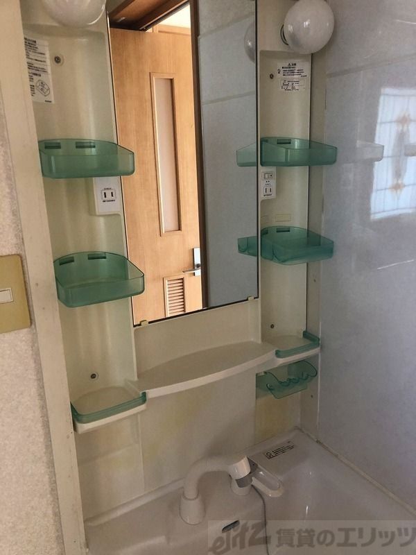 洗面設備　収納