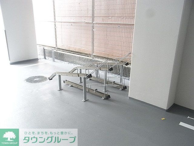 駐車場　庭